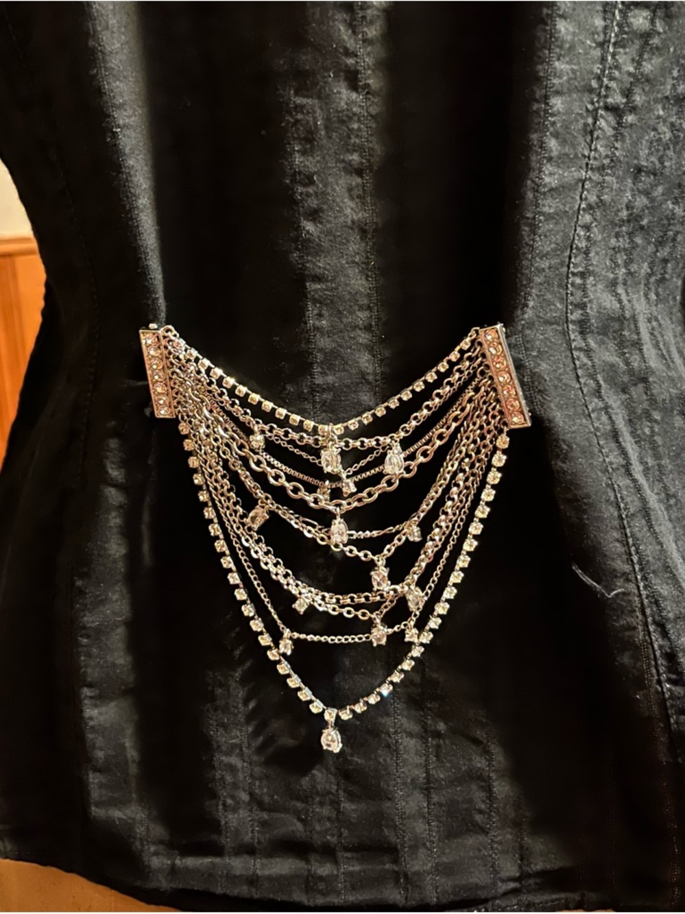 Crystal Drape Pin - Picture 2 of 8